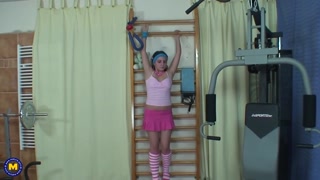 Смотри Busty teen gets railed by gym guy - топовое порно в 4K на FULL-PORN.COM