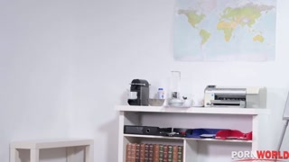 Смотри Kinuski Gets Dominated by Horny MILF at Work - топовое порно в 4K на FULL-PORN.COM