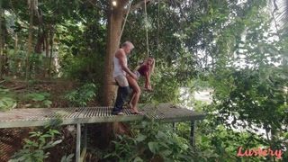 Смотри Public Outdoor Anal On A Swing By The River - топовое порно в 4K на FULL-PORN.COM