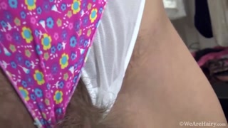 Смотри Lingerie model Ayda slowly strips and reveals hairy pussy - топовое порно в 4K на FULL-PORN.COM