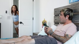 Смотри October 2026 Flavor of the Month Mia River Blowjob & Squirt S7:E3 - топовое порно в 4K на FULL-PORN.COM