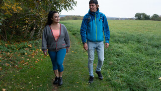 Смотри Outdoor Reality: Busty RV Driver Jennifer Mendez Rescues Lost Hikers - топовое порно в 4K на FULL-PORN.COM