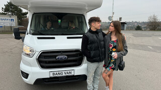 Смотри Gorgeous Czech Amateur Babes Olivia Sparkle, Jennifer Mendez, Charlie Dean Share BangVan Cock - топовое порно в 4K на FULL-PORN.COM