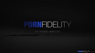 Смотри Noemie Bilas Takes It Deep In Her Butt - топовое порно в 4K на FULL-PORN.COM