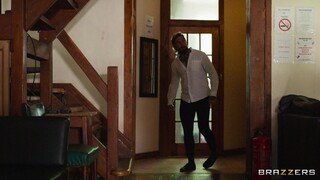 Смотри The Gloryhole Hideaway - топовое порно в 4K на FULL-PORN.COM