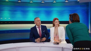 Смотри Mick Blue Fucks Co-Anchor Elly Clutch - топовое порно в 4K на FULL-PORN.COM