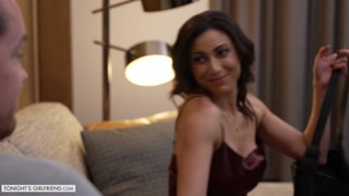 Смотри Not Your Average Sex: Hotel Room with French Babe - топовое порно в 4K на FULL-PORN.COM