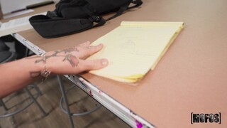 Смотри  Ass in the Classroom  - топовое порно в 4K на FULL-PORN.COM