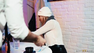 Смотри Bubble Butt Teasing Tourist Takes It Doggystyle - топовое порно в 4K на FULL-PORN.COM