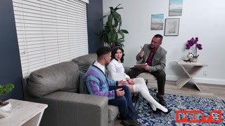 Смотри Belly Button Piercings and Blowjobs: A Wild Therapy Session - топовое порно в 4K на FULL-PORN.COM