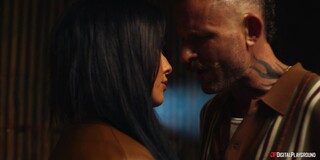 Смотри American Cop Fucks - топовое порно в 4K на FULL-PORN.COM