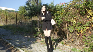 Смотри Natural Tits Emily Pink Fucks The Stranger - топовое порно в 4K на FULL-PORN.COM