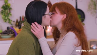 Kissing and Fingering with Melli & Jessie - 4K порно видео на FULL-PORN.COM