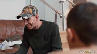 Смотри Shaved Pussy Wife Loves Doggystyle - топовое порно в 4K на FULL-PORN.COM