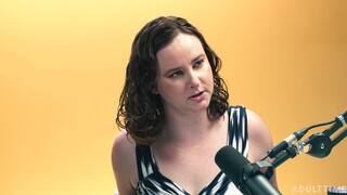 Interview with a Hairy Woman - 4K порно видео на FULL-PORN.COM