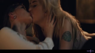 Смотри Fetish Kiss: Melody and Lexi - топовое порно в 4K на FULL-PORN.COM