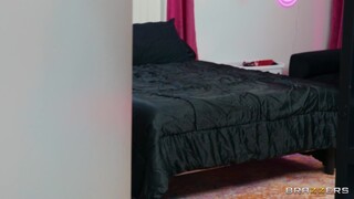 Смотри Face Sitting, Socks, and a Gagging Good Time - топовое порно в 4K на FULL-PORN.COM
