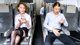 Смотри Enjoy Your Free Flight, Courtesy of Us - топовое порно в 4K на FULL-PORN.COM