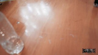 Savage Sucks at Bingo - 4K порно видео на FULL-PORN.COM