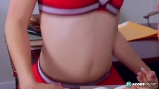 Смотри Blonde Cheerleader Aubrey Gold Wet Pussy - топовое порно в 4K на FULL-PORN.COM