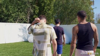 Смотри Foam Party Fuck Fest with MILF De Mer - топовое порно в 4K на FULL-PORN.COM