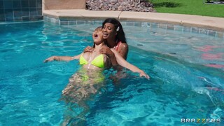 Смотри Asian Beauties Nicole and September Get Down - топовое порно в 4K на FULL-PORN.COM
