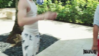 Смотри Ass Fingering & Blowjob - BBQ Party Sex - топовое порно в 4K на FULL-PORN.COM