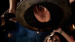 Смотри Nicole Aria Fucks Victoria Voxxx - топовое порно в 4K на FULL-PORN.COM