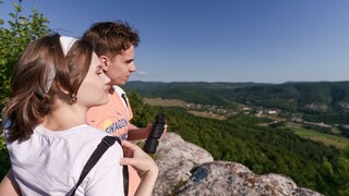 Смотри Una Fairy's Outdoor Cumshot - топовое порно в 4K на FULL-PORN.COM