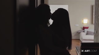 Смотри Brunette & Blonde Double Agents in Steamy Lesbian Scene - топовое порно в 4K на FULL-PORN.COM