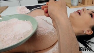 Смотри Sofia Lee Satisfies Jordi with a Blowjob - топовое порно в 4K на FULL-PORN.COM