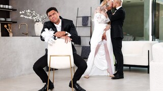 Смотри Blonde Shemale Sucks and Gets Gagged - топовое порно в 4K на FULL-PORN.COM