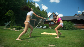 Lesbian Striptease in the Summer Sun - 4K порно видео на FULL-PORN.COM