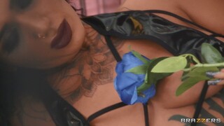 Смотри Tyra Ride's Pussy in Full Bloom - топовое порно в 4K на FULL-PORN.COM