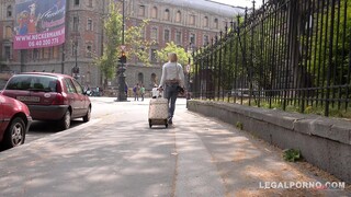 Смотри Angel Black Sucks and Gets Ass Fucked by Stranger - топовое порно в 4K на FULL-PORN.COM