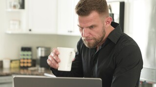 Смотри Mona Azar Gives Vince a Blowjob and Facial - топовое порно в 4K на FULL-PORN.COM