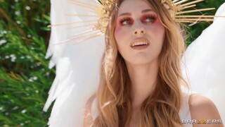 Смотри Blonde Angel Youngs' Bubble Butt Bounced - топовое порно в 4K на FULL-PORN.COM