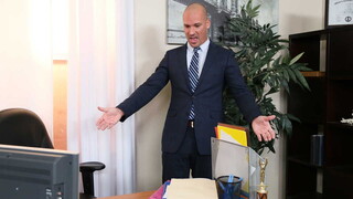 Смотри Sean Lawless Fucks Young Alex Blake Hard in Office - топовое порно в 4K на FULL-PORN.COM