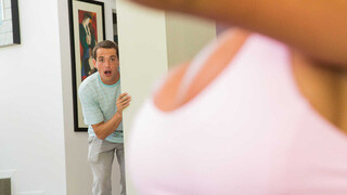 Смотри Shaved and Ready: August Taylor's Big Ass Fuck - топовое порно в 4K на FULL-PORN.COM