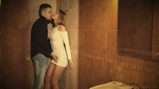 Смотри Wet Pussy Licking & Fingering Before Rough Doggystyle - топовое порно в 4K на FULL-PORN.COM
