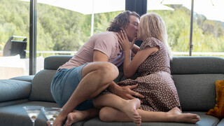 Смотри Beautiful Ass Casey Gets Fucked by Ricky - топовое порно в 4K на FULL-PORN.COM